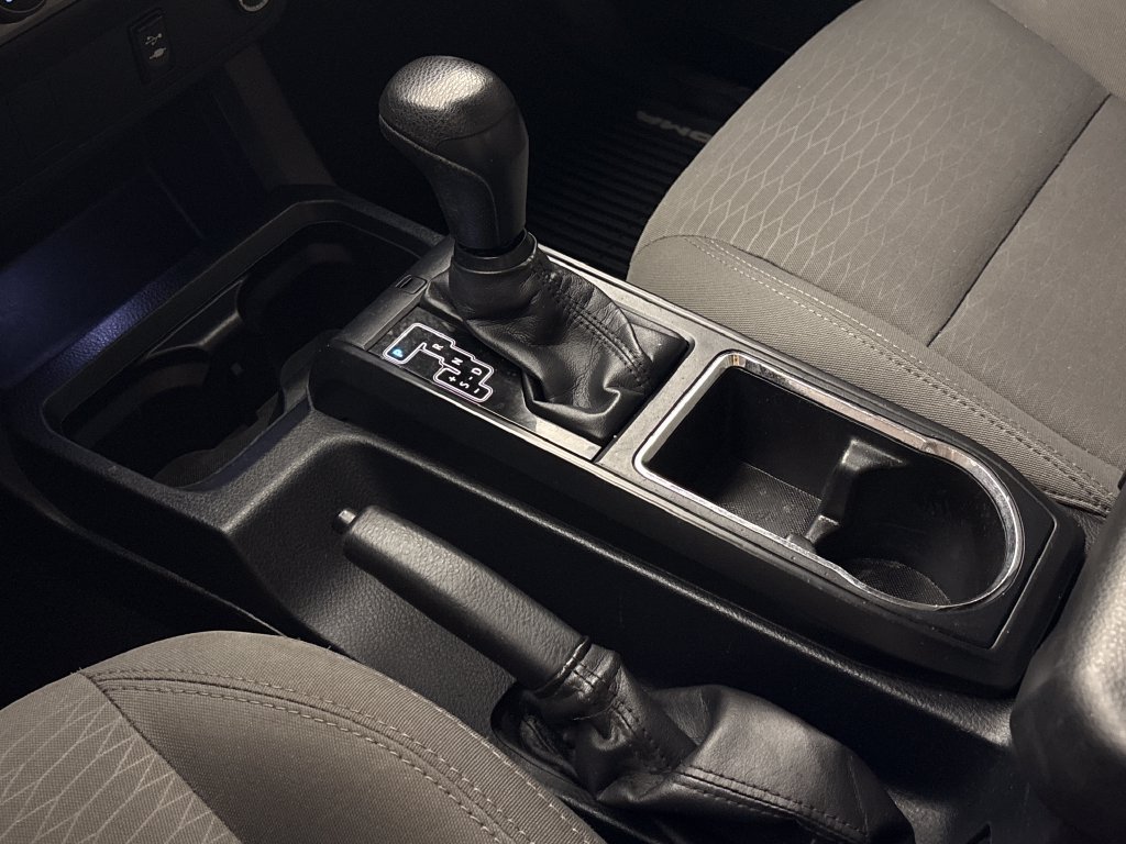 Used 2017 Toyota Tacoma SR AWD/4WD image 26