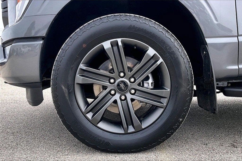 Certified 2022 Ford F150 XLT w/ Equipment Group 302A High image 33