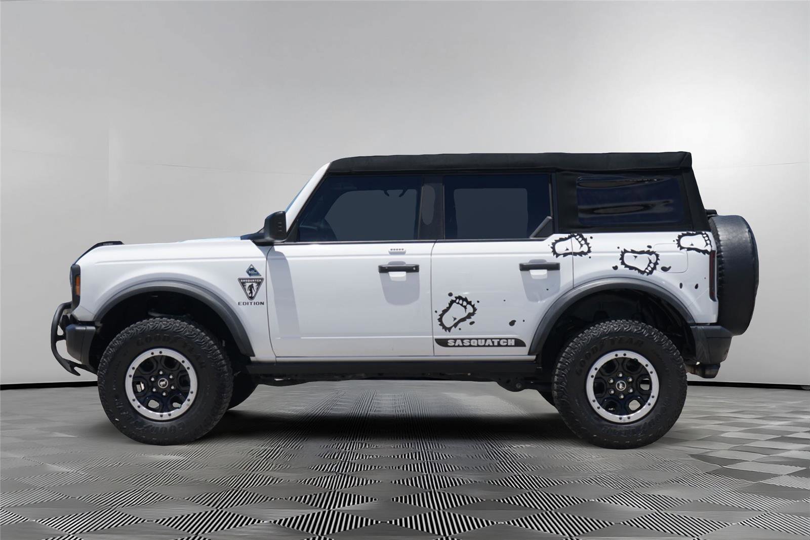 Certified 2023 Ford Bronco Black Diamond w/ Sasquatch Package AWD/4WD image 7