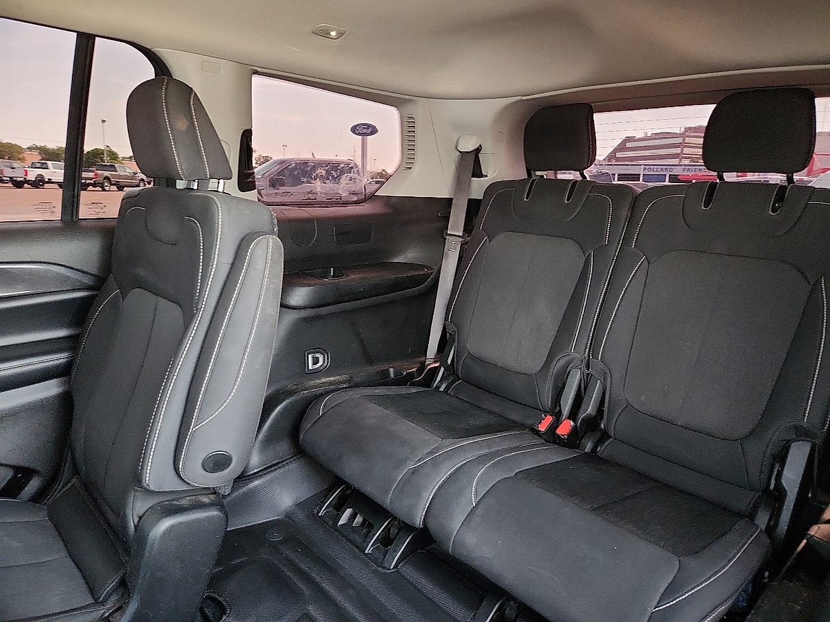 Used 2023 Jeep Grand Cherokee L Laredo AWD/4WD image 5