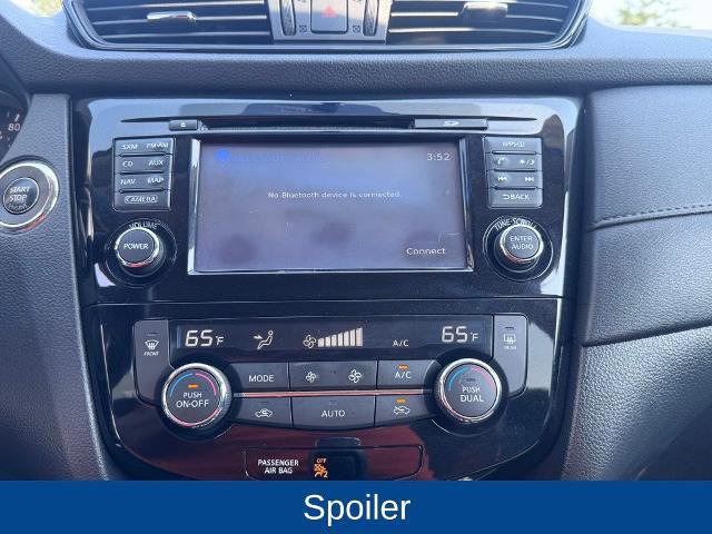 Used 2017 Nissan Rogue SV w/ SV Premium Package FWD image 17