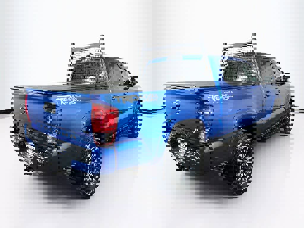 Used 2017 Toyota Tacoma 4x4 Double Cab image 5