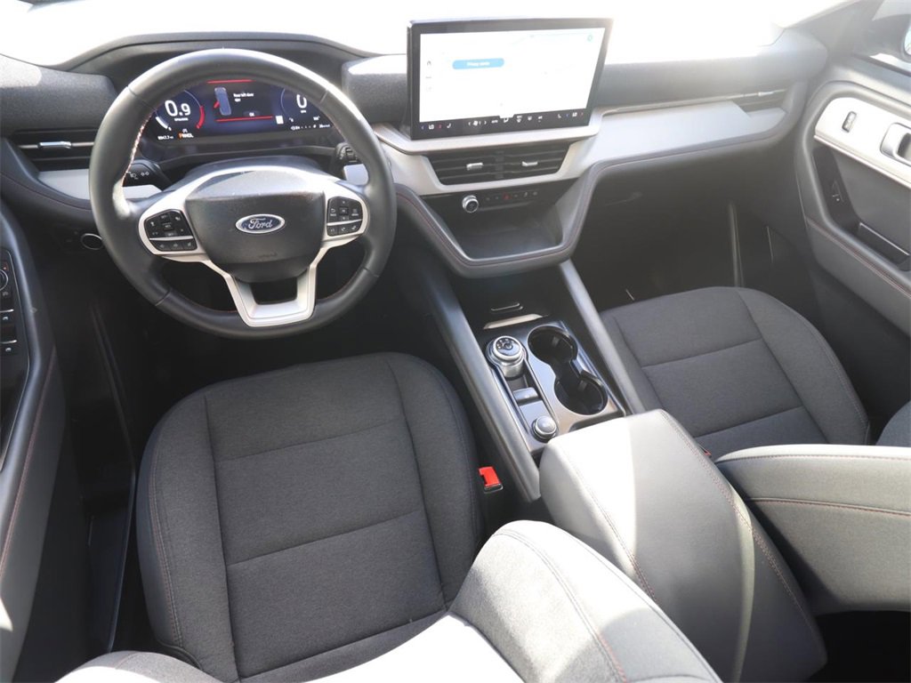 Certified 2025 Ford Explorer Active image 6