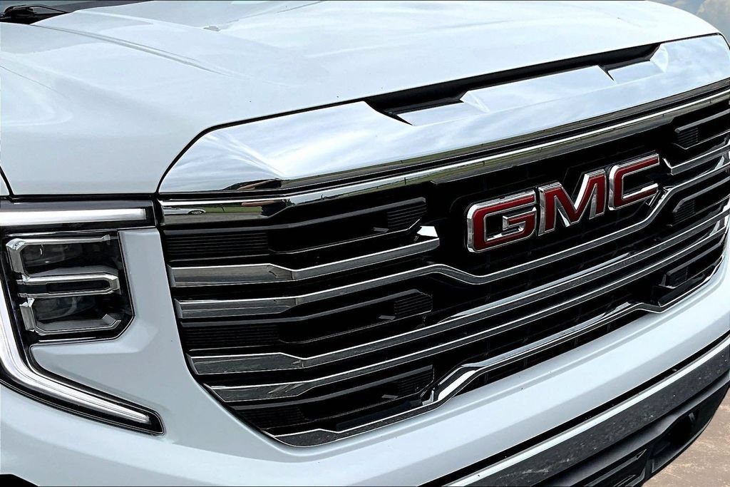 Used 2026 GMC Sierra 1500 SLT AWD/4WD image 35