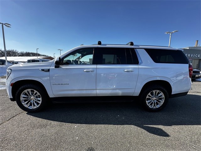 Used 2023 GMC Yukon XL SLE image 2