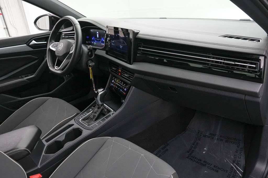 Used 2025 Volkswagen Jetta Sport FWD image 21
