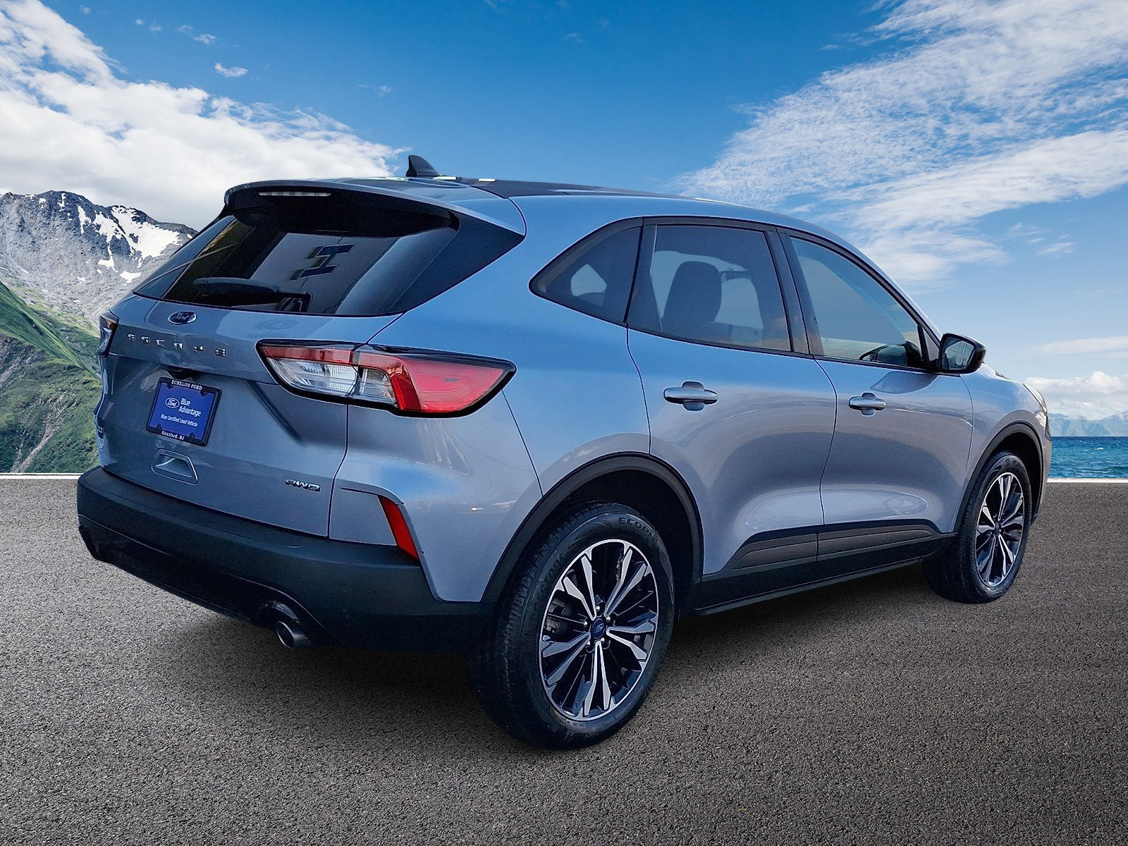 Certified 2022 Ford Escape SE w/ SE Sport Appearance Package image 4