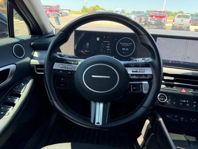Used 2024 Hyundai Sonata SEL w/ Convenience Package FWD image 12