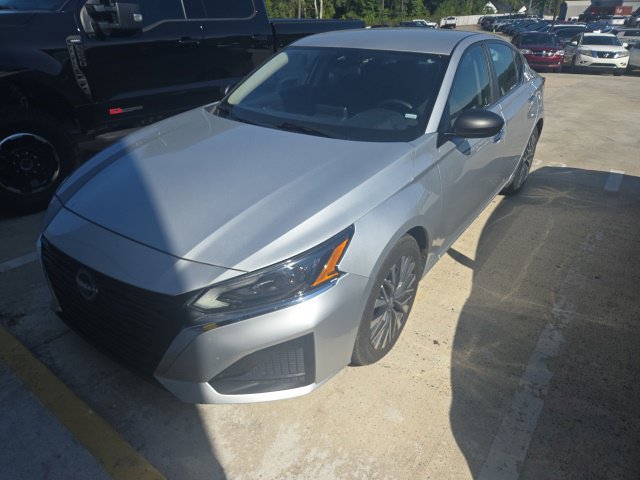 Used 2024 Nissan Altima 2.5 SV FWD image 6