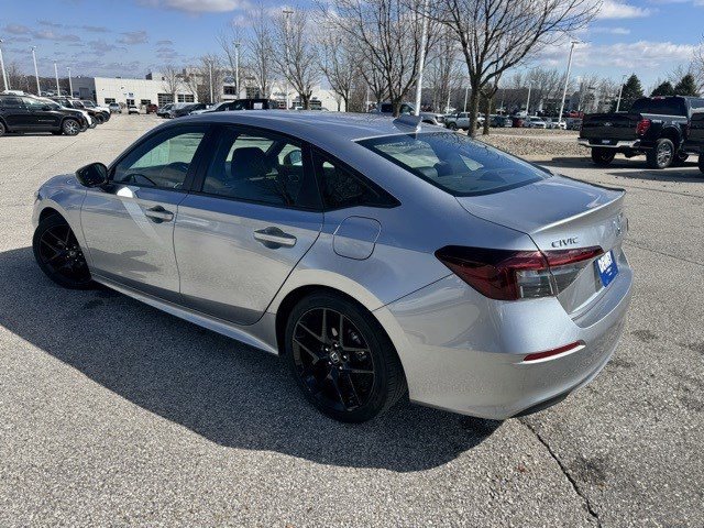 Used 2025 Honda Civic Sport image 3
