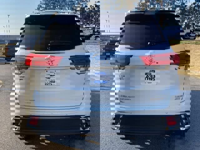 Used 2018 Toyota Highlander Limited image 4