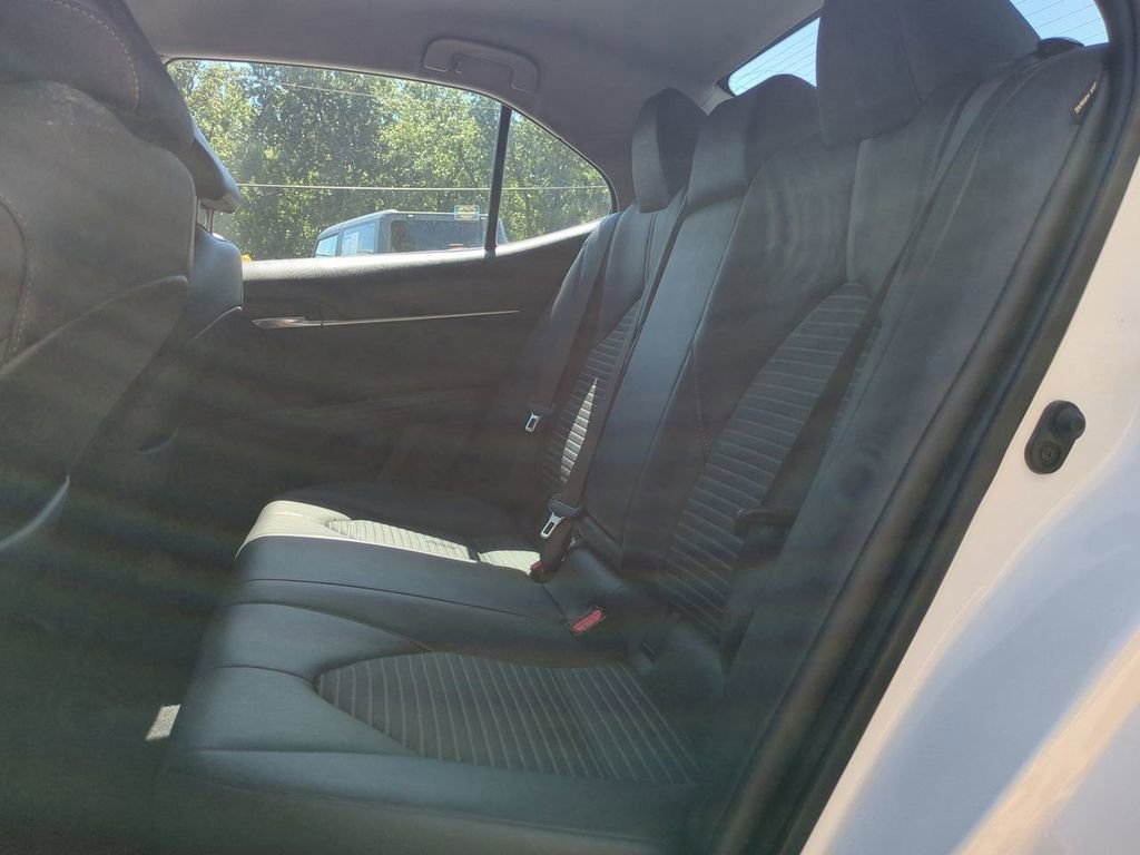 Used 2023 Toyota Camry SE image 13