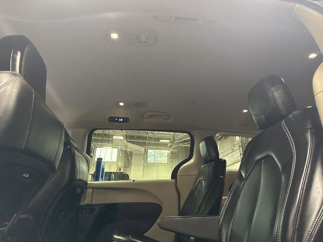 Used 2024 Chrysler Pacifica Touring-L image 29