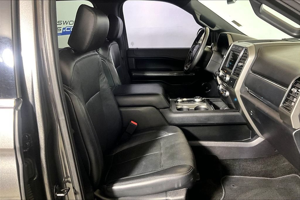 Certified 2018 Ford Expedition XLT w/ Equipment Group 202A AWD/4WD image 6
