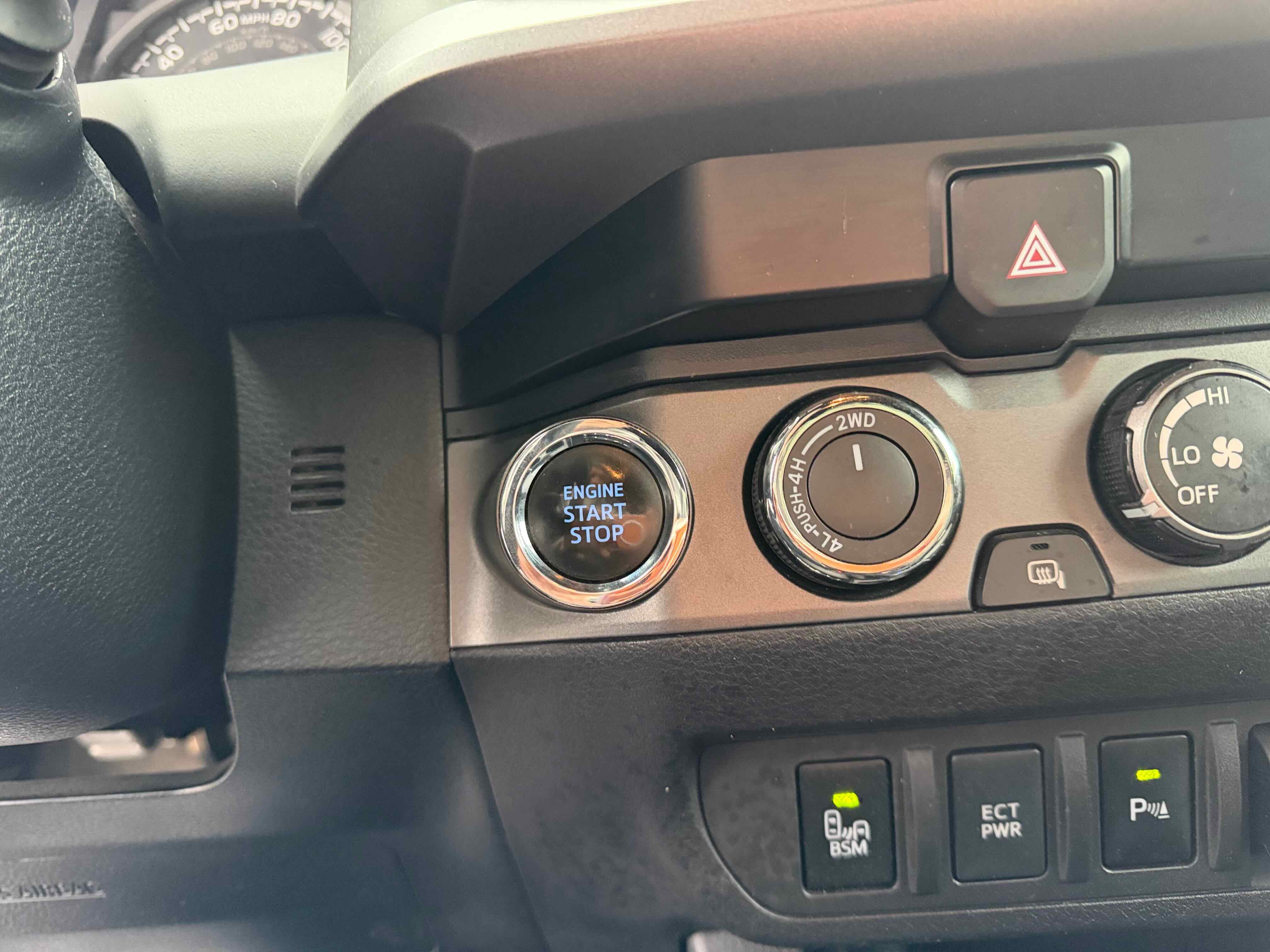 Used 2019 Toyota Tacoma TRD Sport image 25