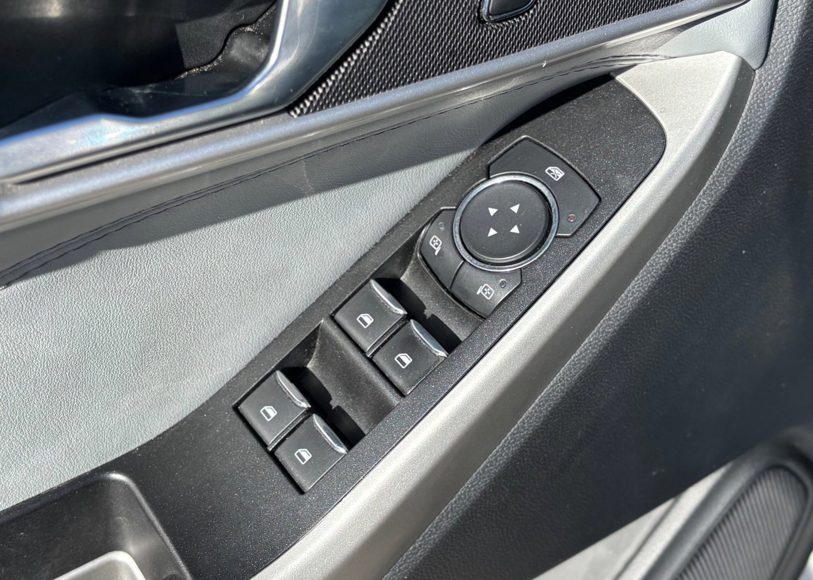 Certified 2022 Ford Explorer XLT w/ Equipment Group 202A image 33