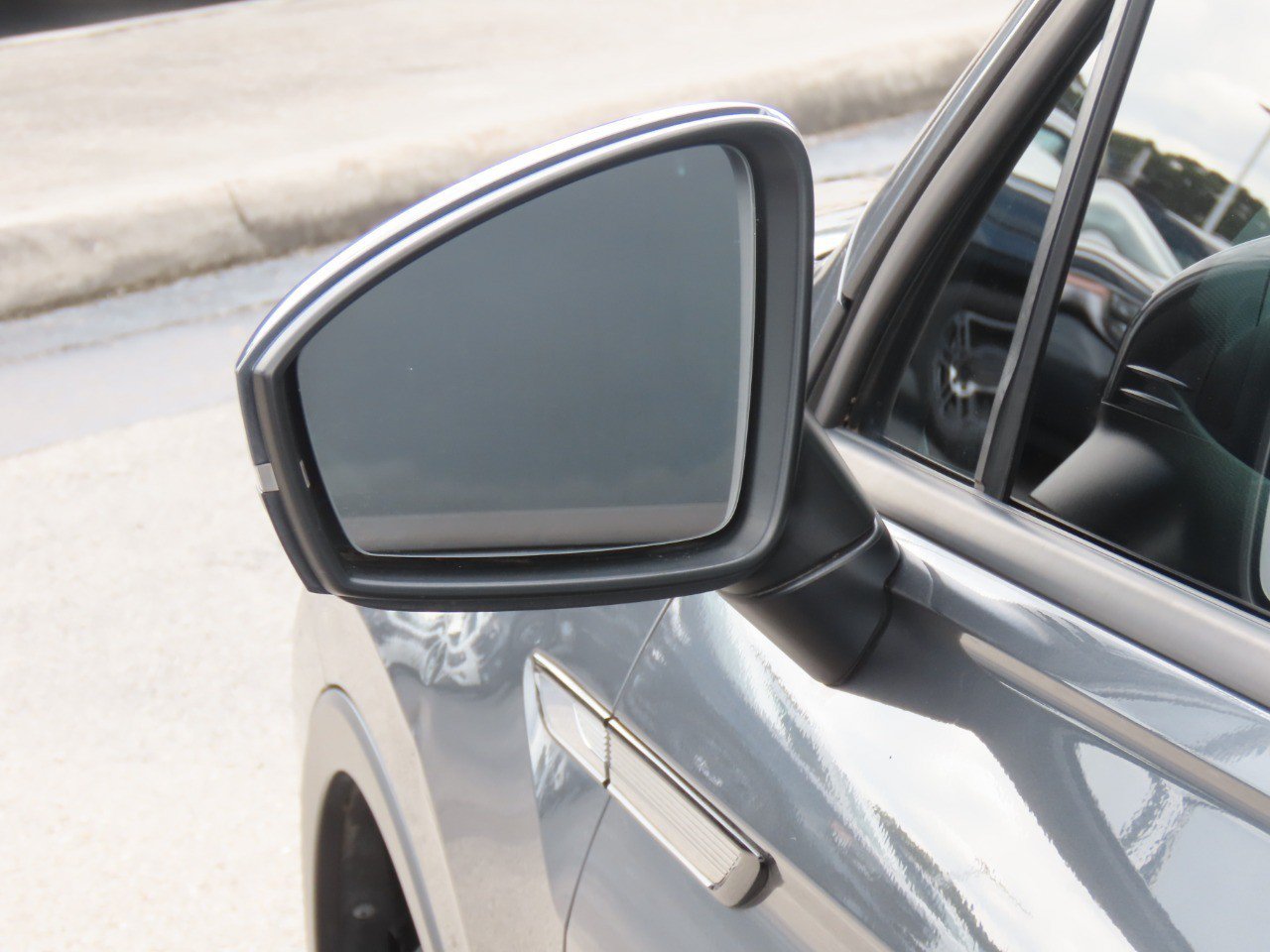 Used 2022 Volkswagen Tiguan S FWD image 16