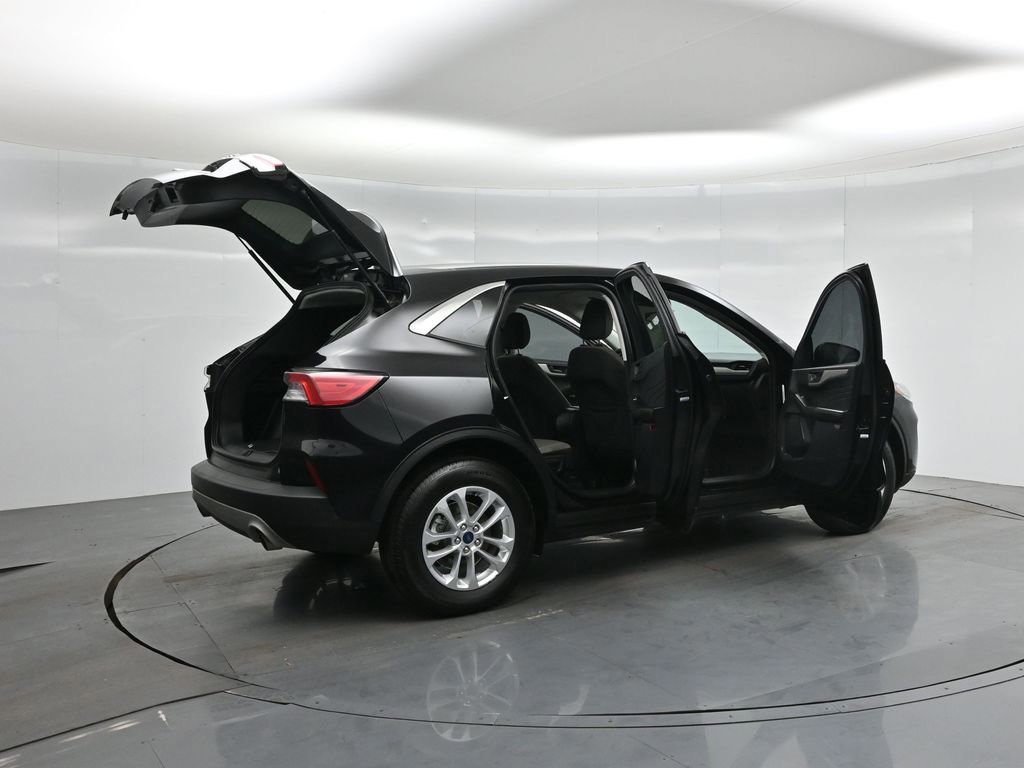 Certified 2022 Ford Escape SE image 33