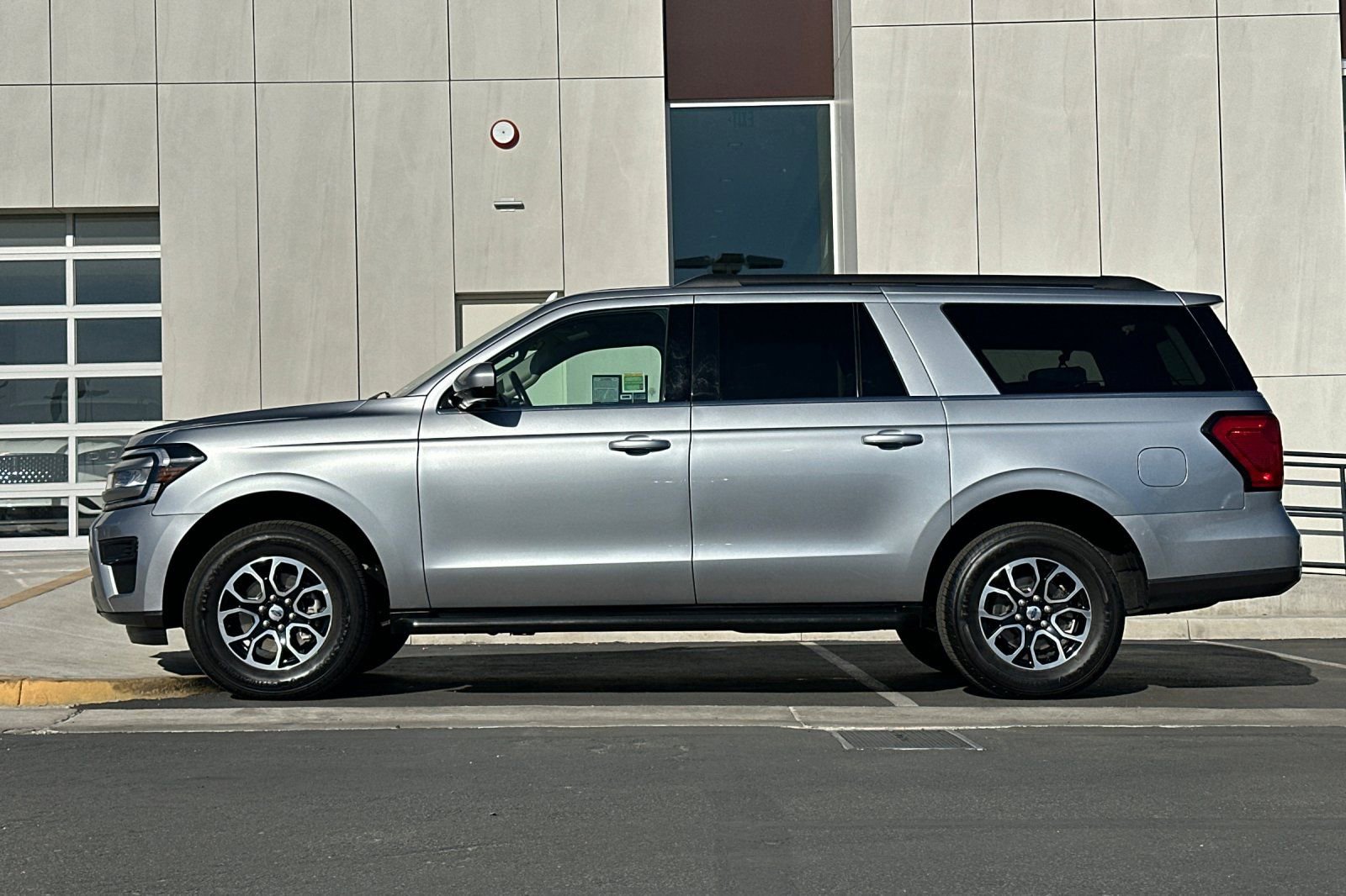 Certified 2024 Ford Expedition Max XLT RWD image 6
