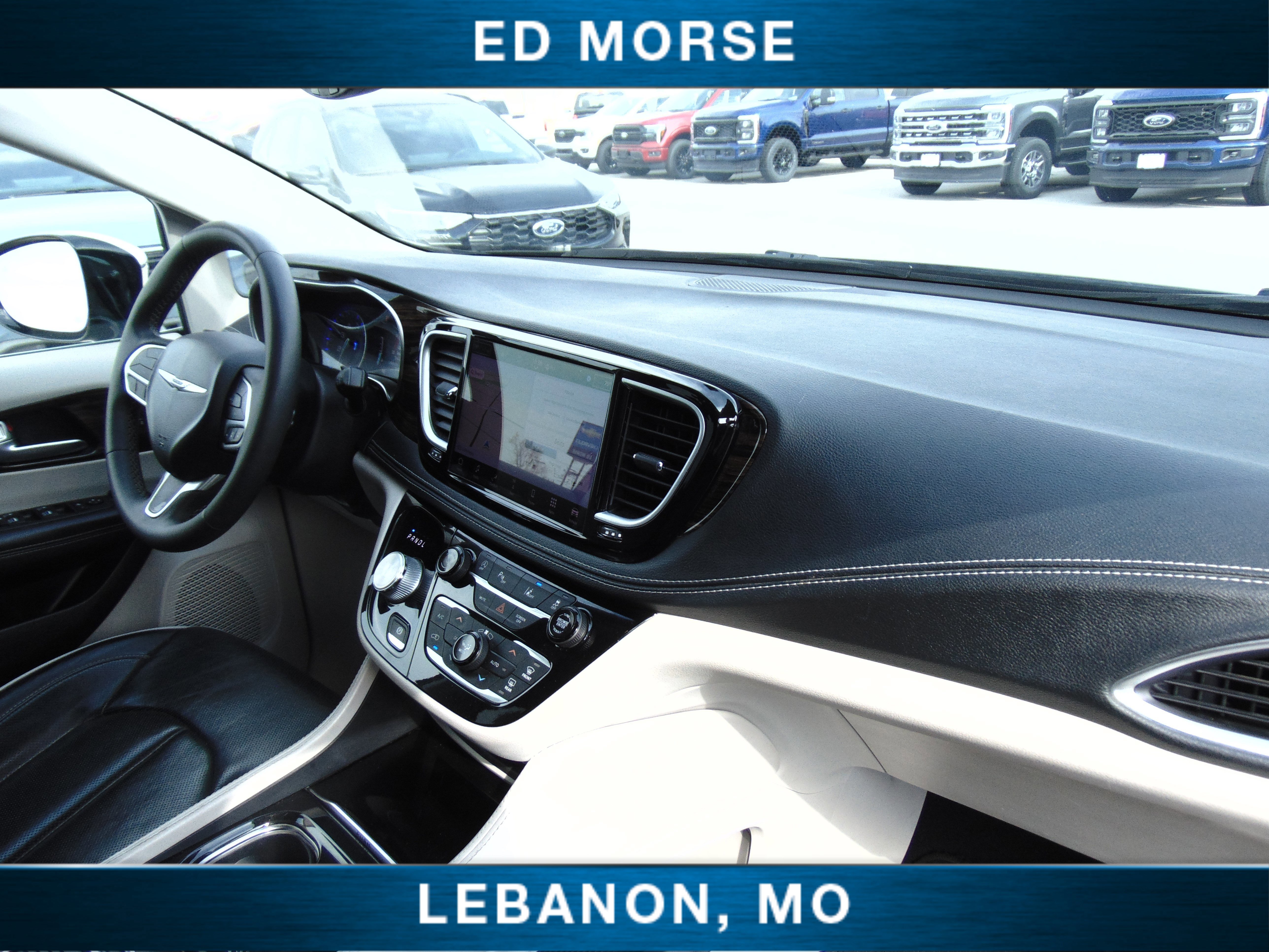 Used 2023 Chrysler Pacifica Limited image 15