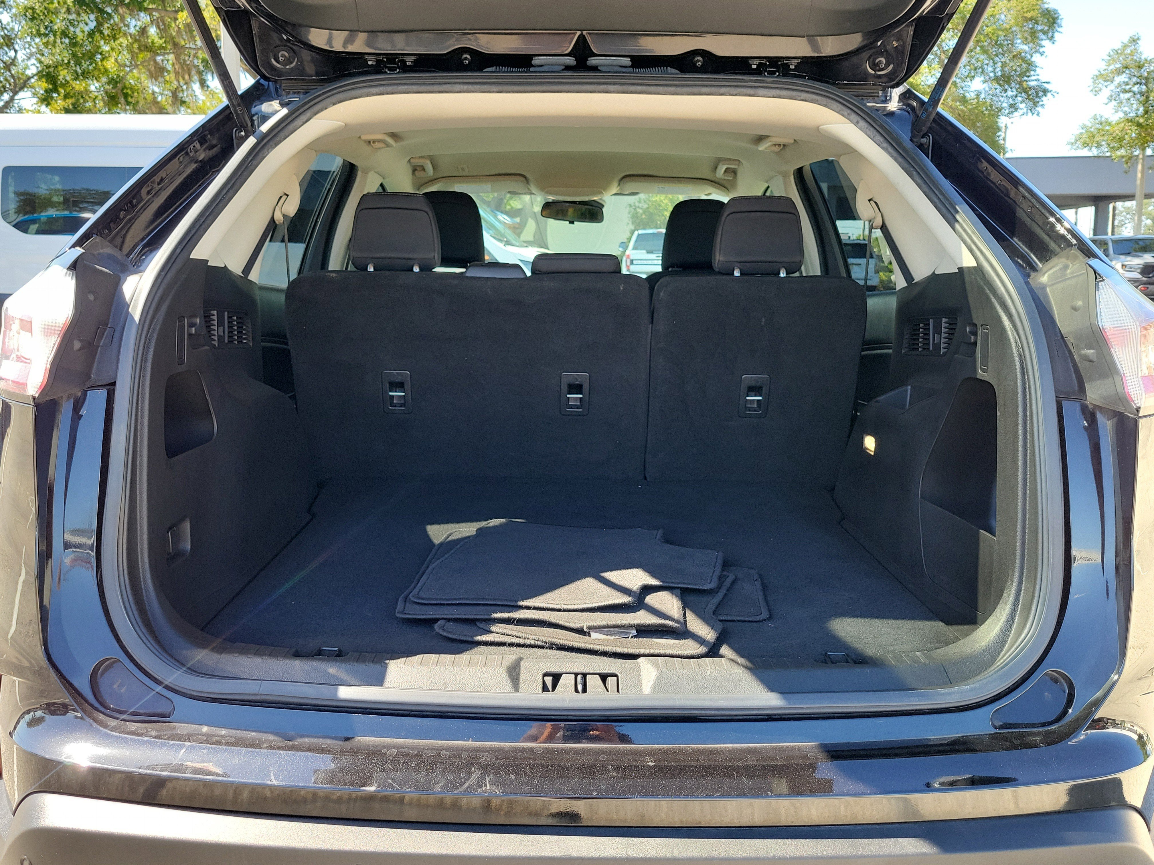 Certified 2021 Ford Edge SE FWD image 9