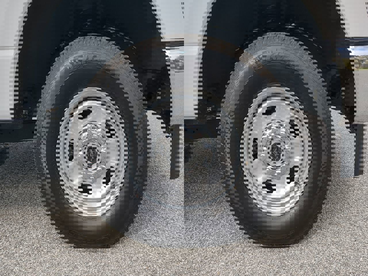 Certified 2024 Ford F250 XL w/ FX4 Off-Road Package image 9