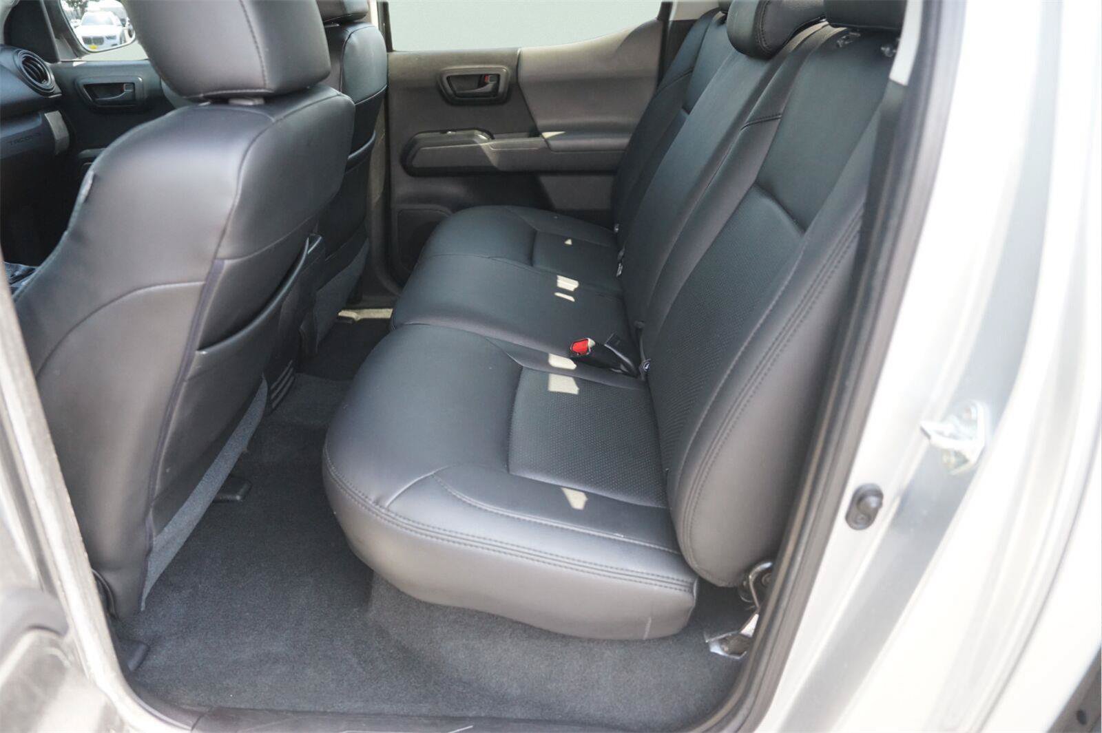 Used 2022 Toyota Tacoma SR AWD/4WD image 12