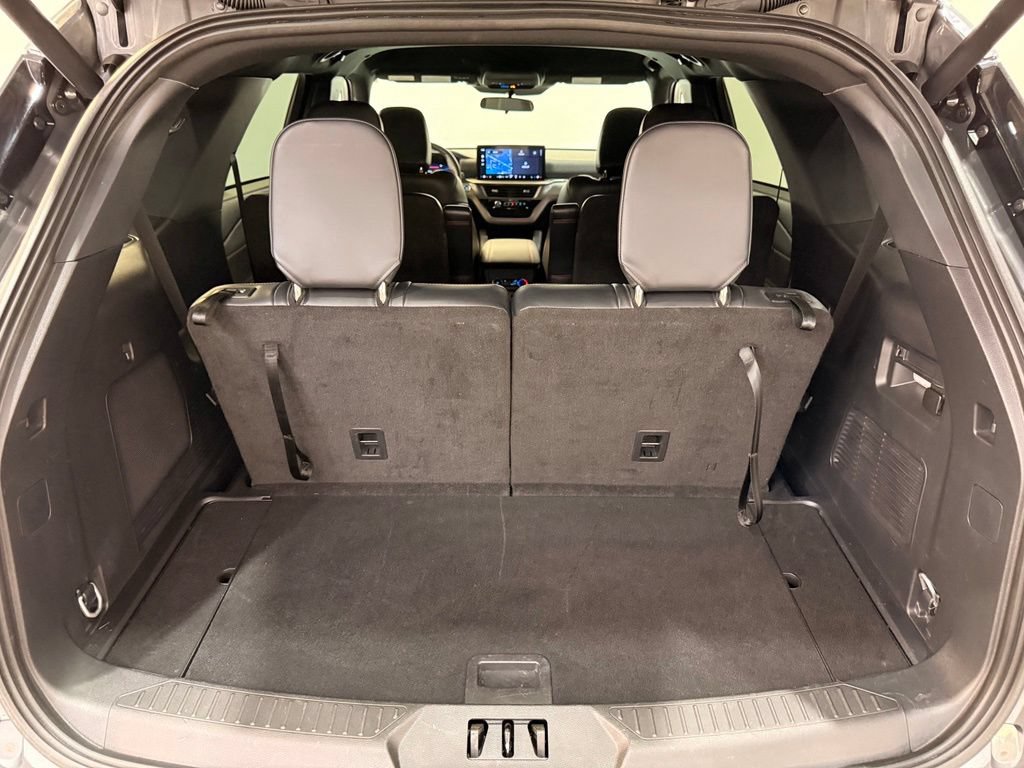 Certified 2025 Ford Explorer ST-Line AWD/4WD image 14