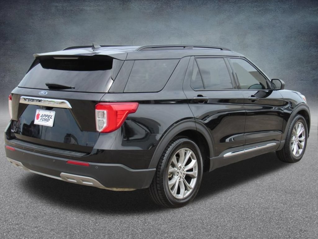Certified 2022 Ford Explorer XLT w/ Equipment Group 202A RWD image 7