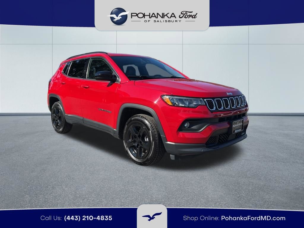 Used 2024 Jeep Compass Latitude AWD/4WD image 4