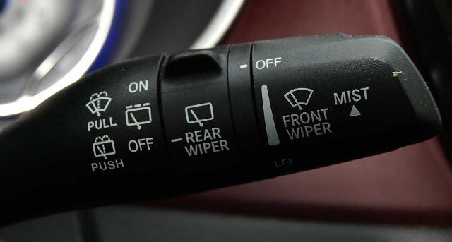 Used 2020 Chrysler Pacifica Touring-L image 16