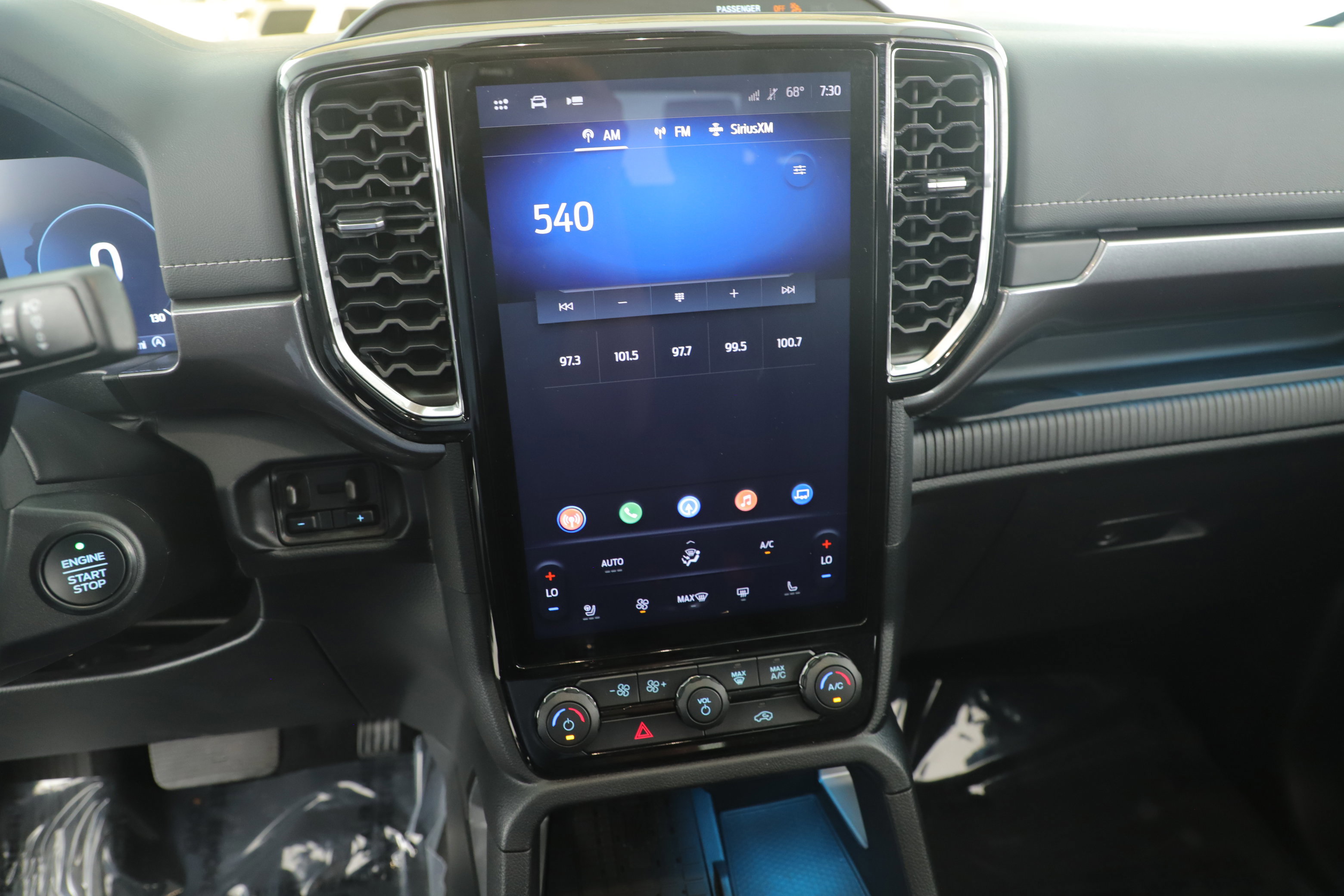 Certified 2024 Ford Ranger Lariat w/ Advanced Towing Package image 13