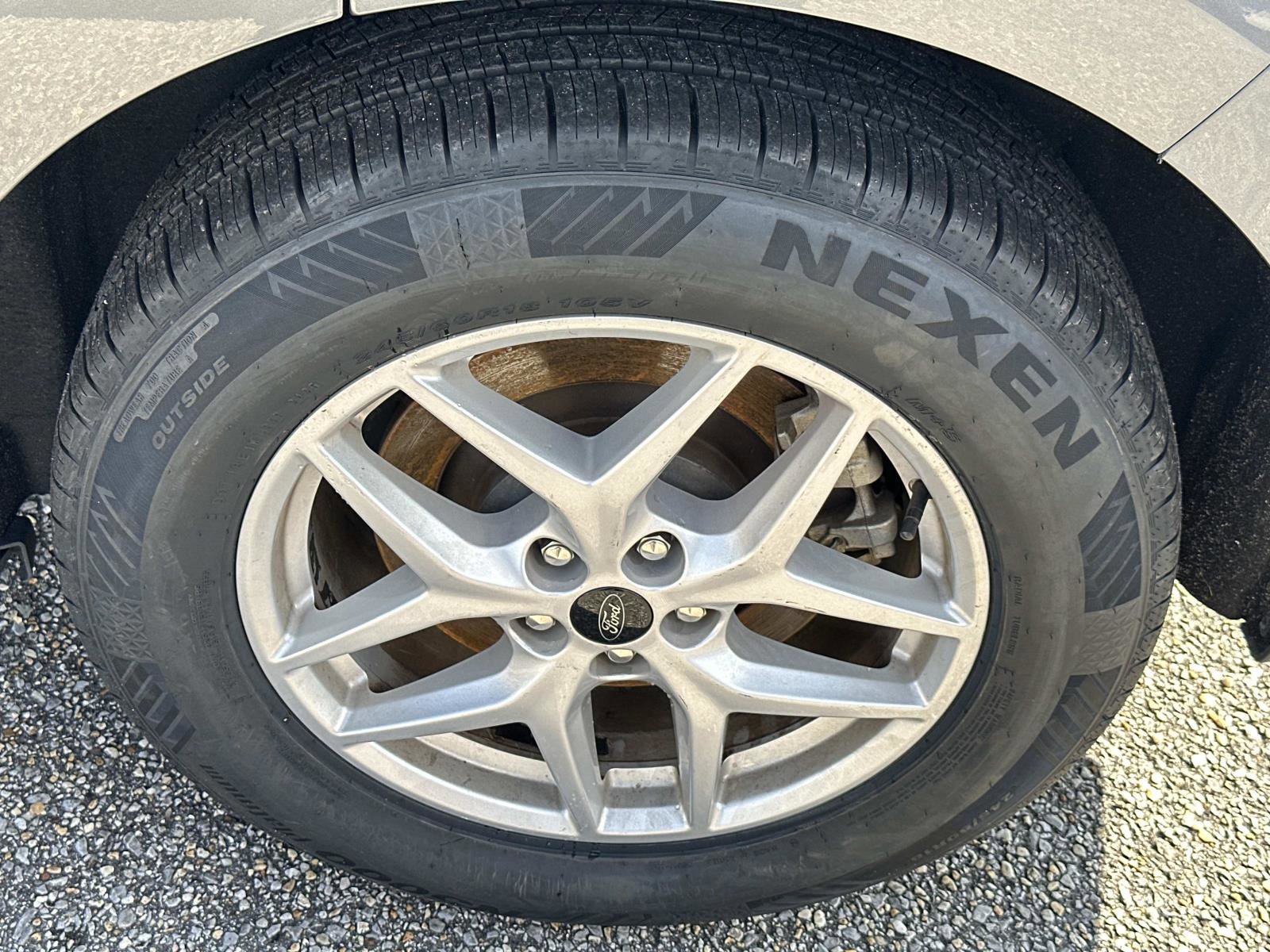 Certified 2024 Ford Edge SEL image 9