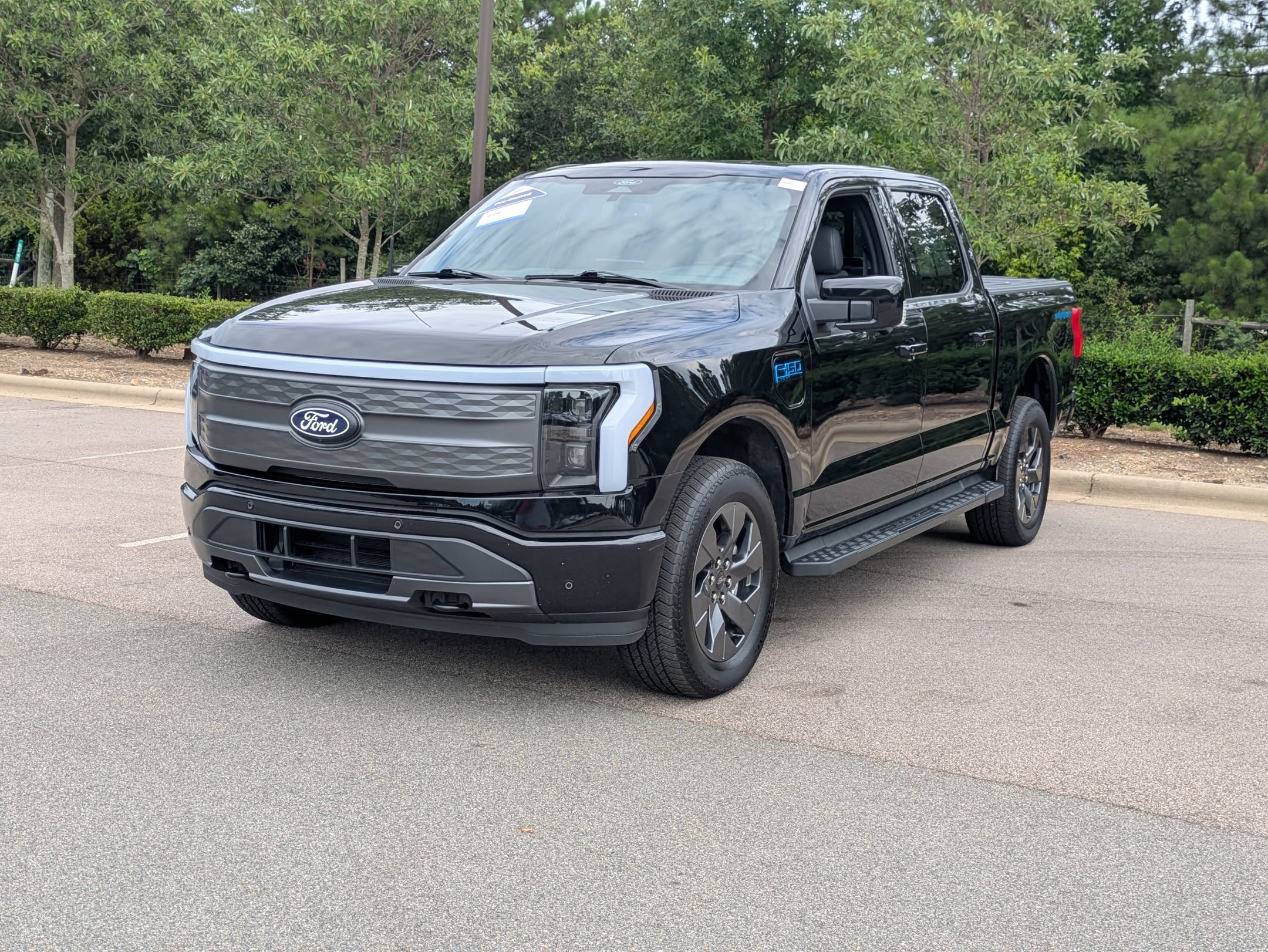 Certified 2025 Ford F150 Lightning Lariat w/ Max Trailer Tow Package AWD/4WD image 8