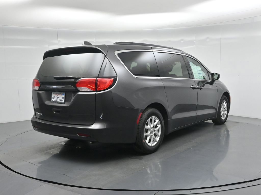 Used 2020 Chrysler Voyager Lxi image 31
