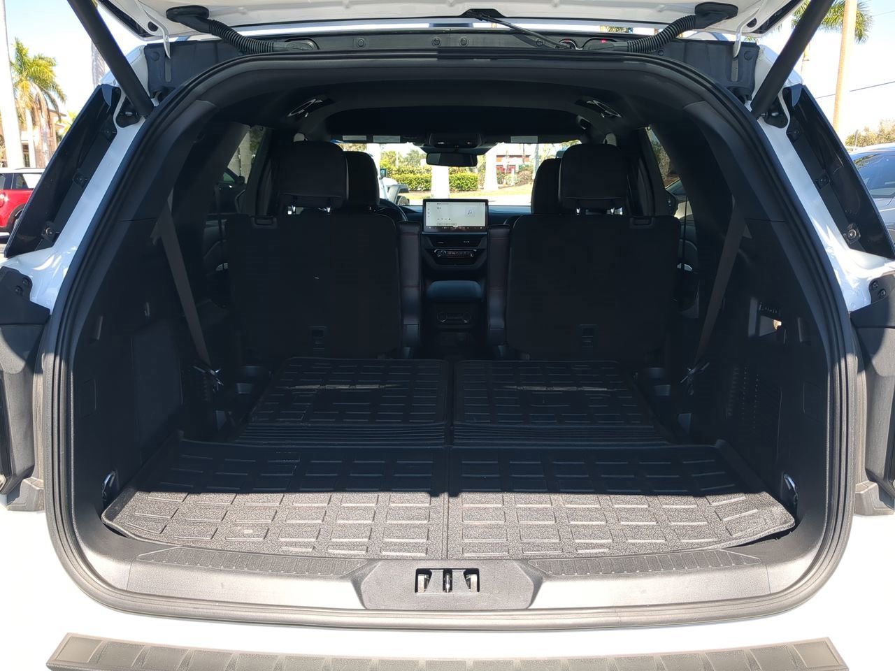 Certified 2025 Ford Explorer ST-Line w/ Premium Package image 13