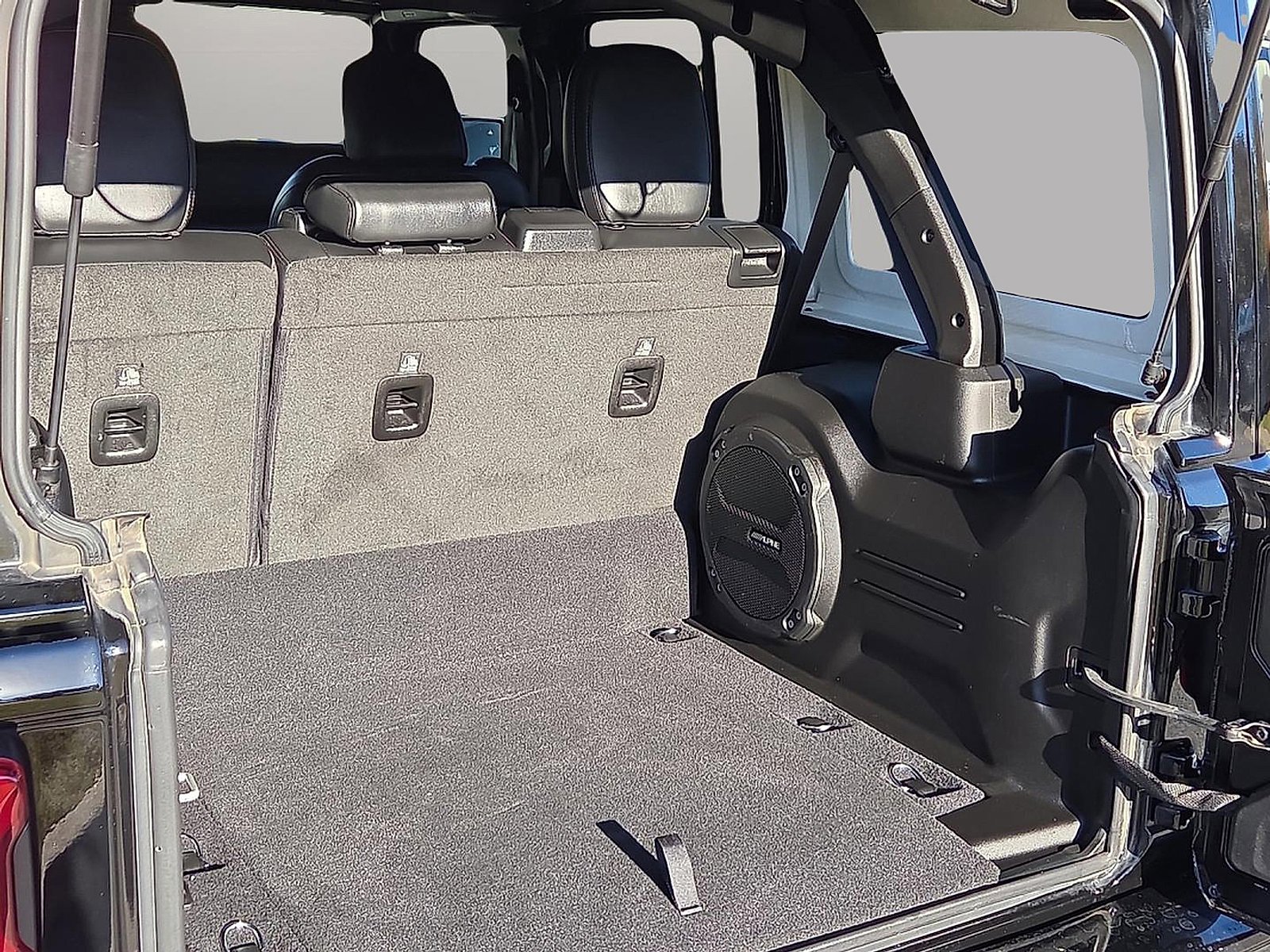 Used 2024 Jeep Wrangler High Altitude image 8