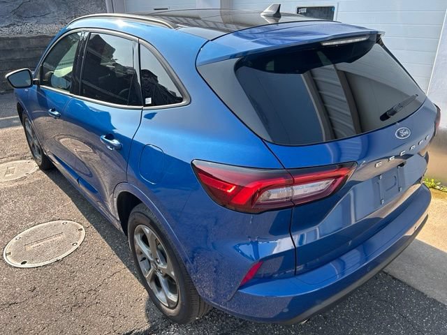 Certified 2023 Ford Escape ST-Line w/ Tech Pack #1 AWD/4WD image 4