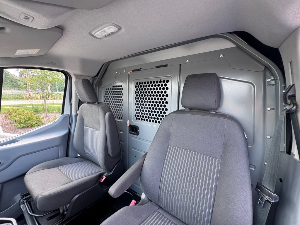 Certified 2019 Ford Transit 250 130 Low Roof RWD image 21