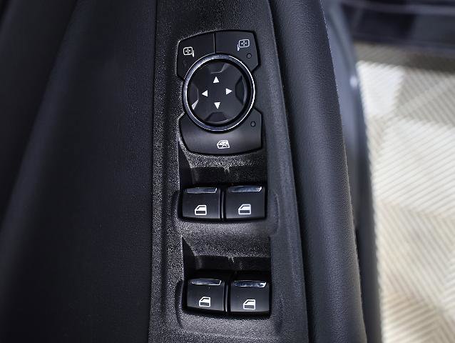 Certified 2024 Ford Edge SE w/ Black Appearance Package AWD/4WD image 17