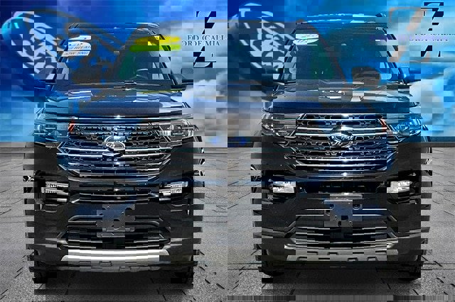 Certified 2023 Ford Explorer XLT w/ Equipment Group 202A image 3