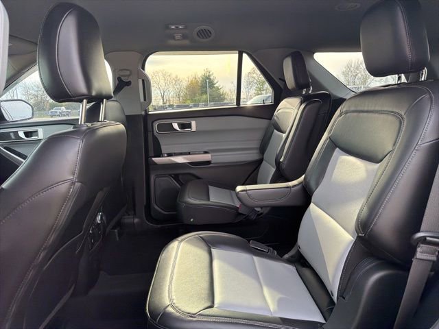 Certified 2022 Ford Explorer XLT w/ Equipment Group 202A image 20