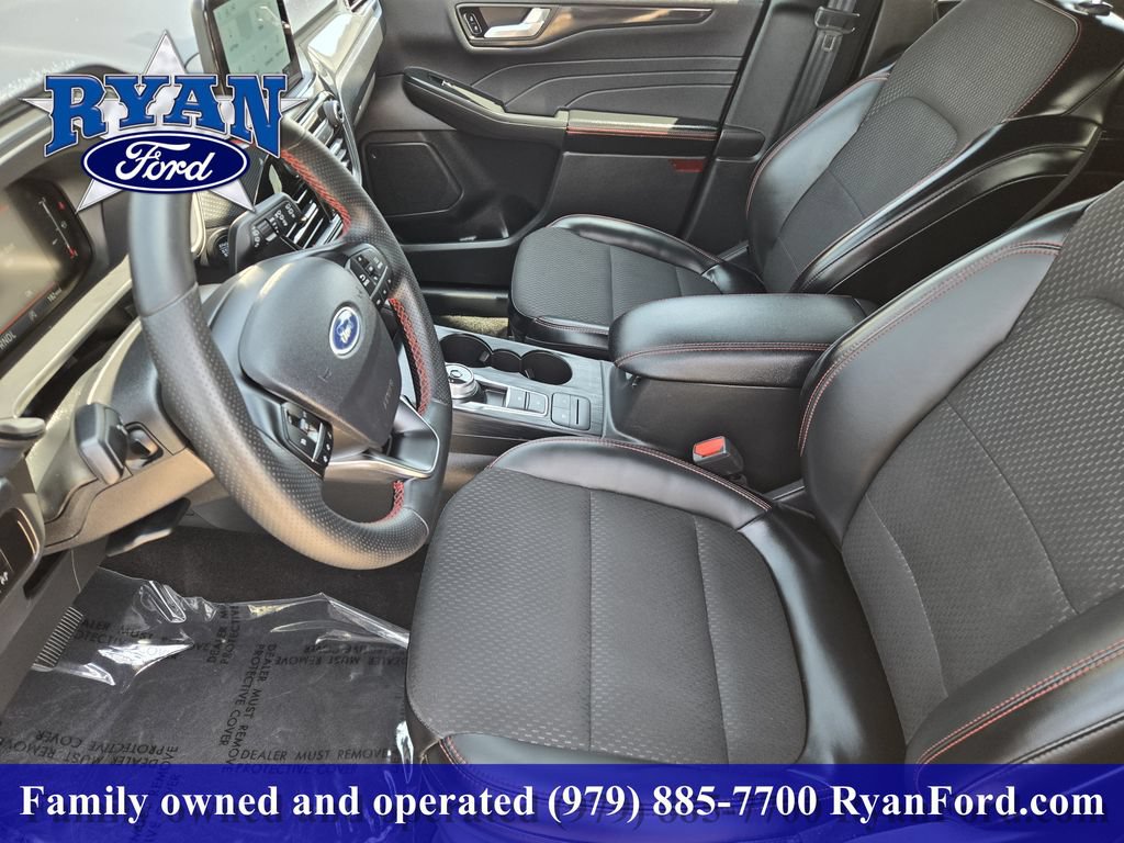 Certified 2025 Ford Escape ST-Line FWD image 9
