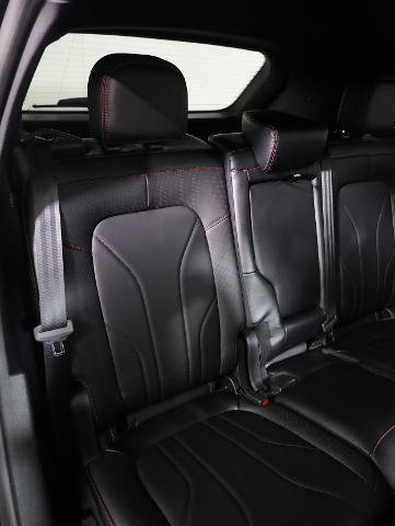 Certified 2025 Ford Escape ST-Line Elite w/ Premium Technology Package AWD/4WD image 11