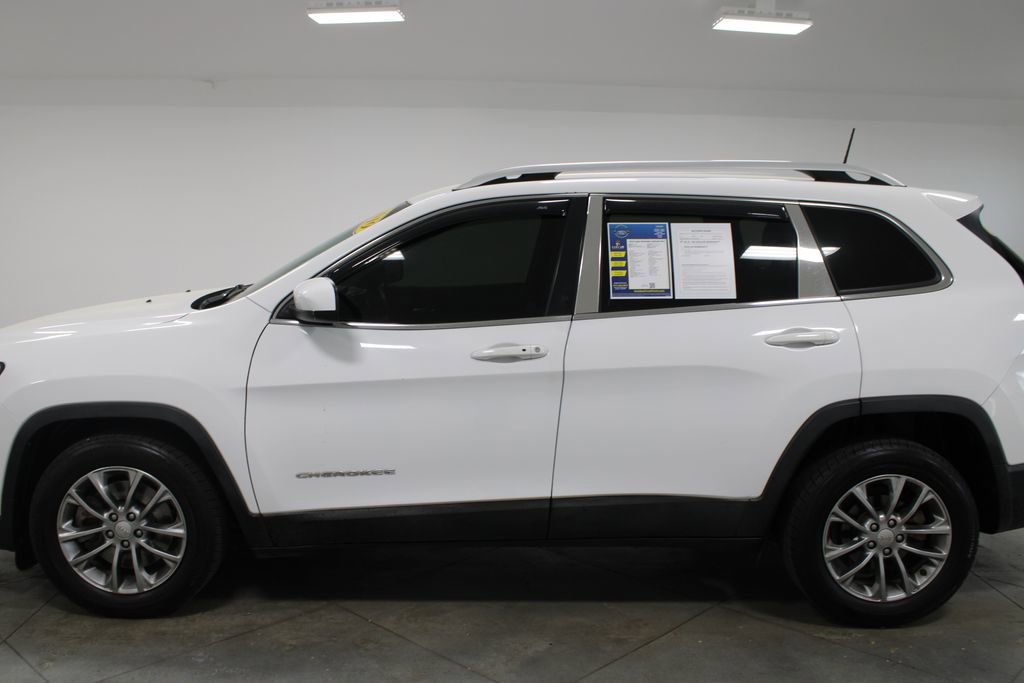 Used 2019 Jeep Cherokee Latitude Plus w/ Comfort/Convenience Group image 7