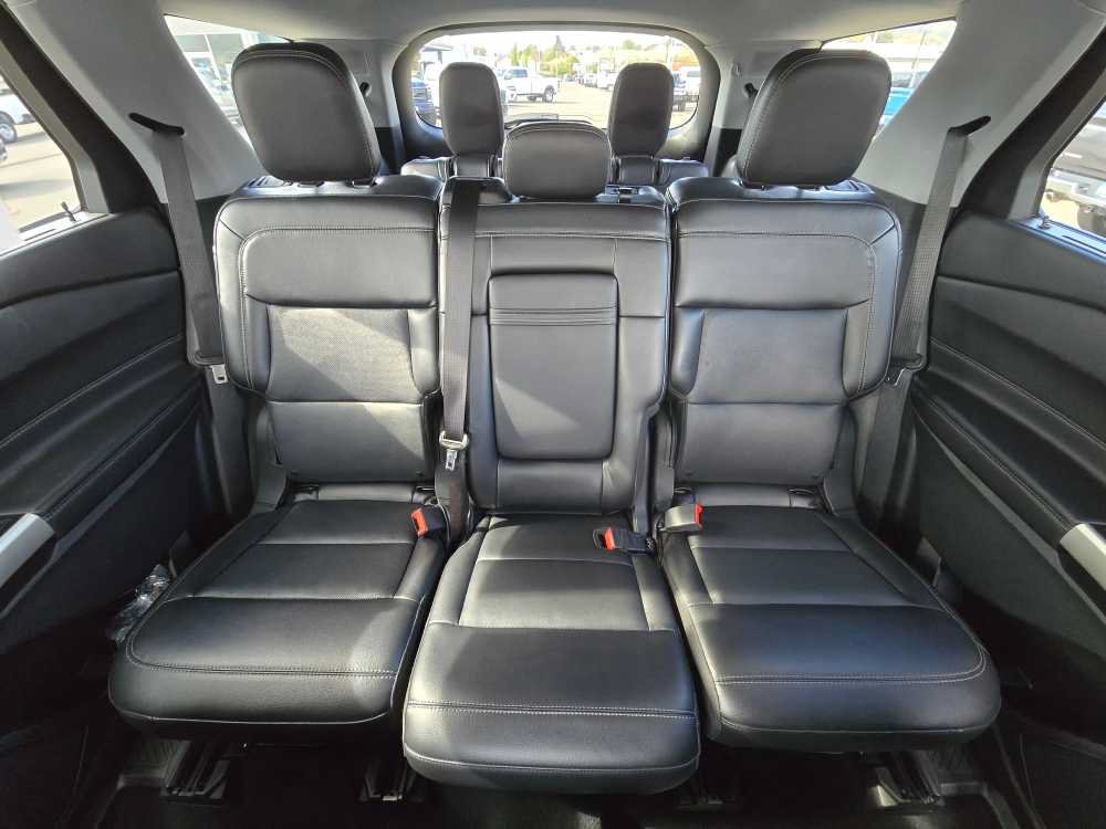 Certified 2021 Ford Explorer Limited w/ Hybrid Equipment Group 310A AWD/4WD image 18