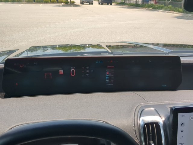 Certified 2025 Ford Expedition Platinum w/ Stealth Performance Package AWD/4WD image 16