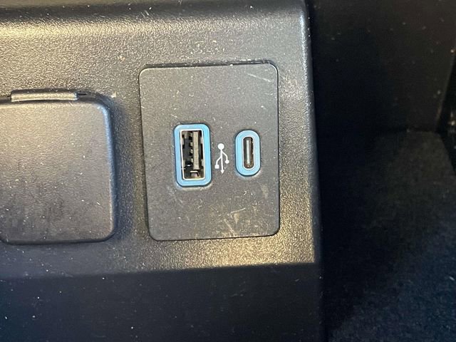 Certified 2021 Ford Explorer XLT w/ Equipment Group 202A RWD image 31