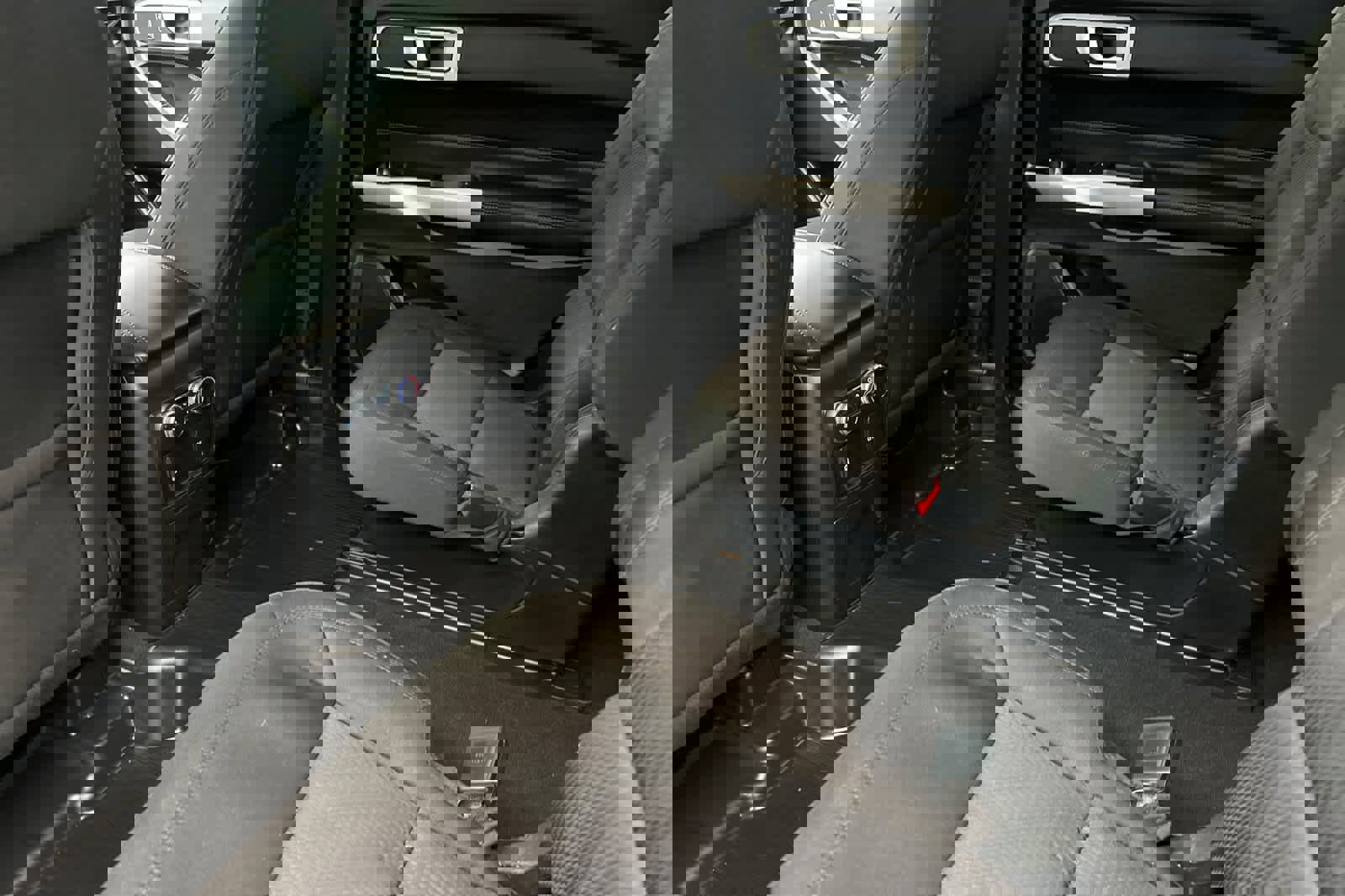 Certified 2022 Ford Explorer XLT image 10