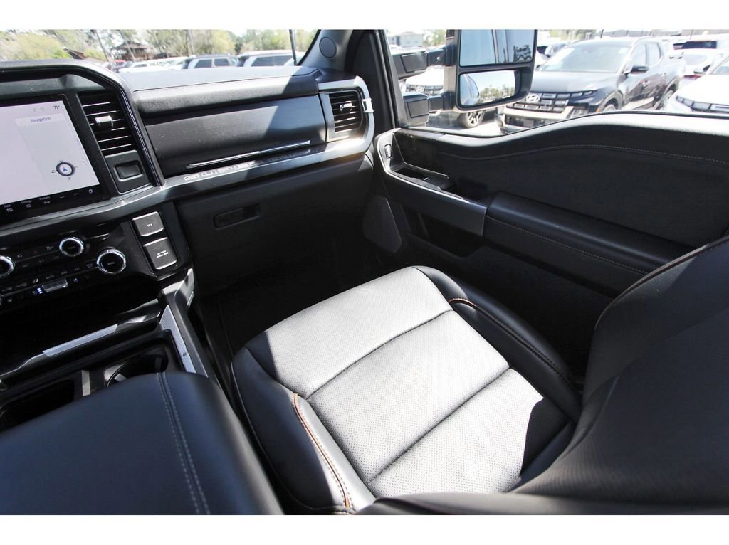 Certified 2025 Ford F250 Lariat w/ Lariat Ultimate Package image 13